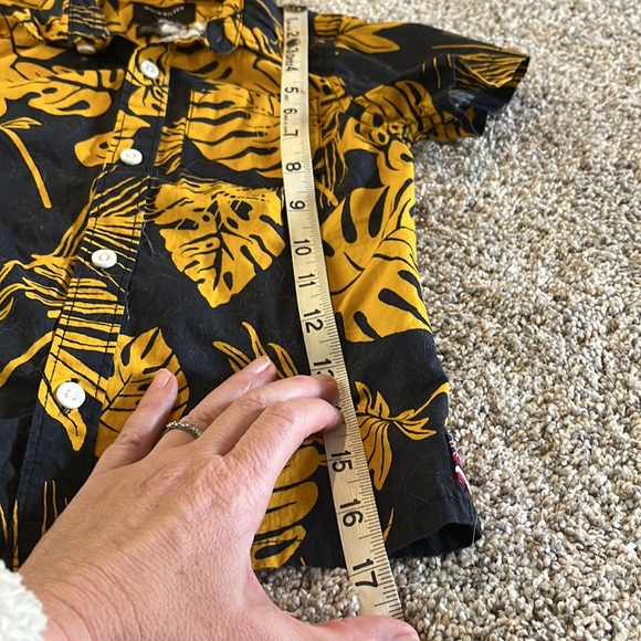 Quiksilver boys button down shirt size 5T / 5 in navy and gold - Picture 7 of 7